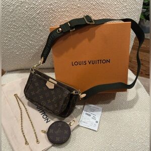 NWT LOUIS VUITTON Multi Pochette Accessoires